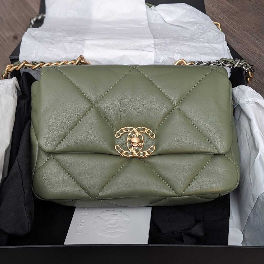 Chanel 19 bag, NEW! Rare!